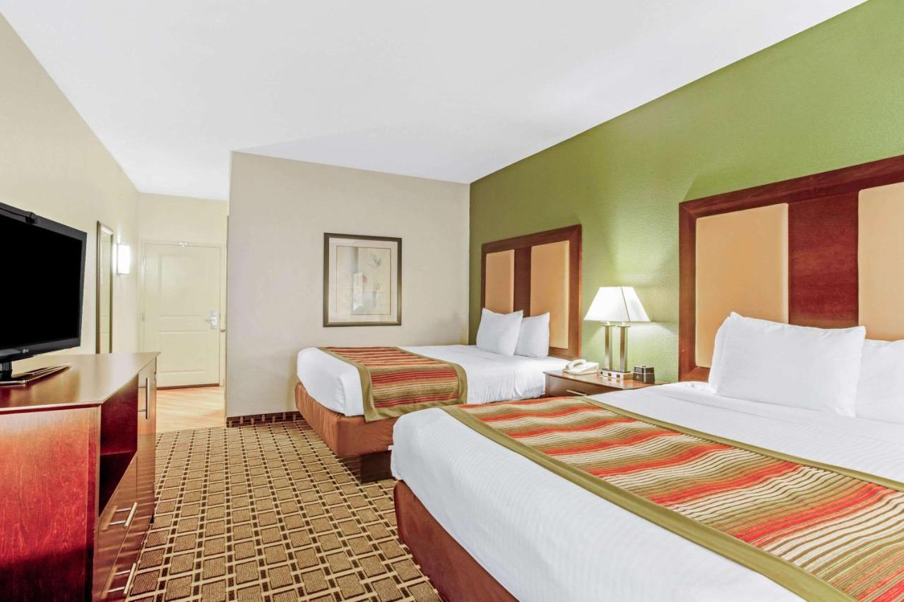 La Quinta By Wyndham Lancaster Hotel Smoketown  Room photo
